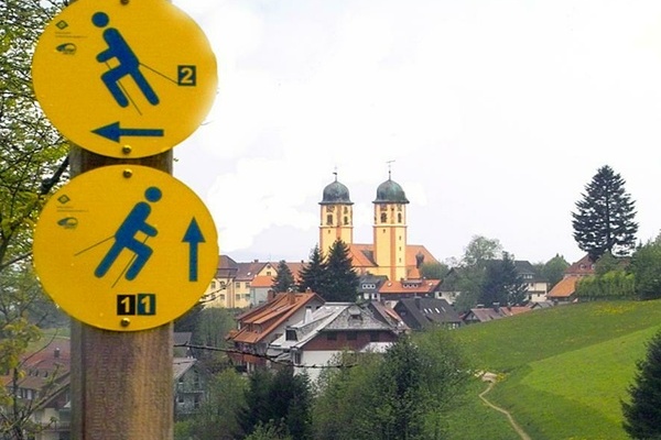 Weg zum Kloster Weg zum Kloster